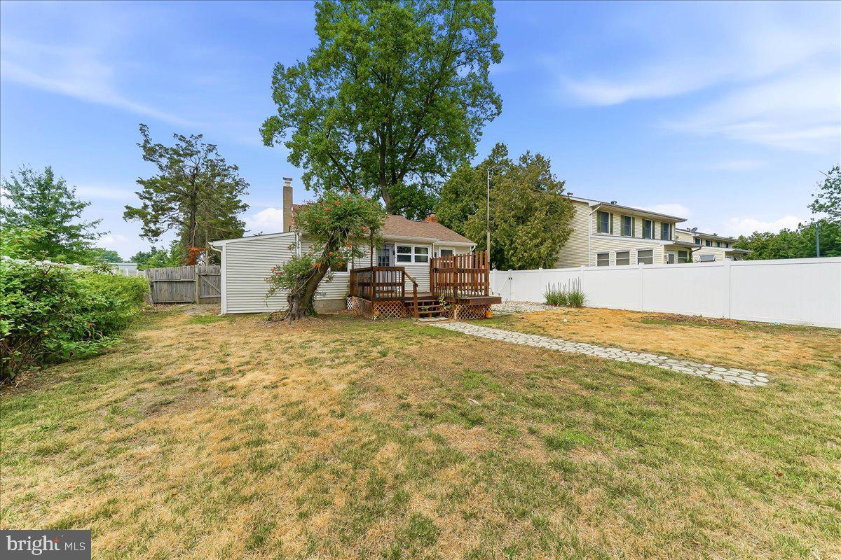 411 Cowgill St Property Photo 21