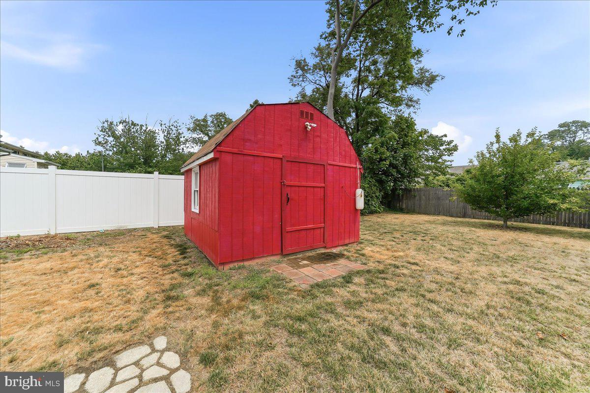 411 Cowgill St Property Photo 24