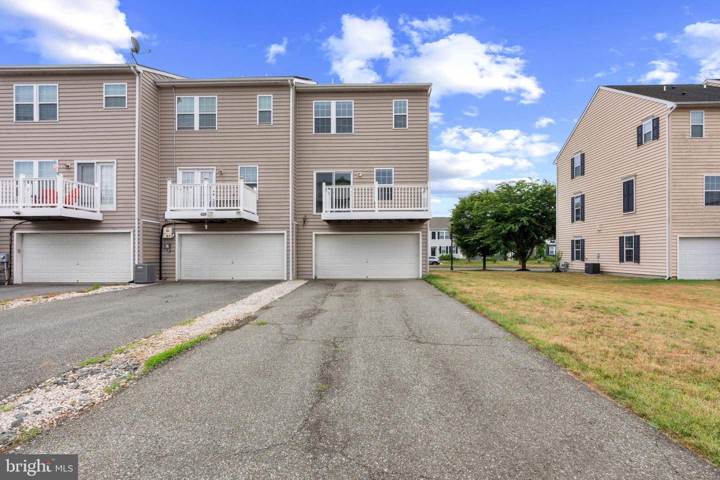 411 Ridgely Blvd Property Photo 13