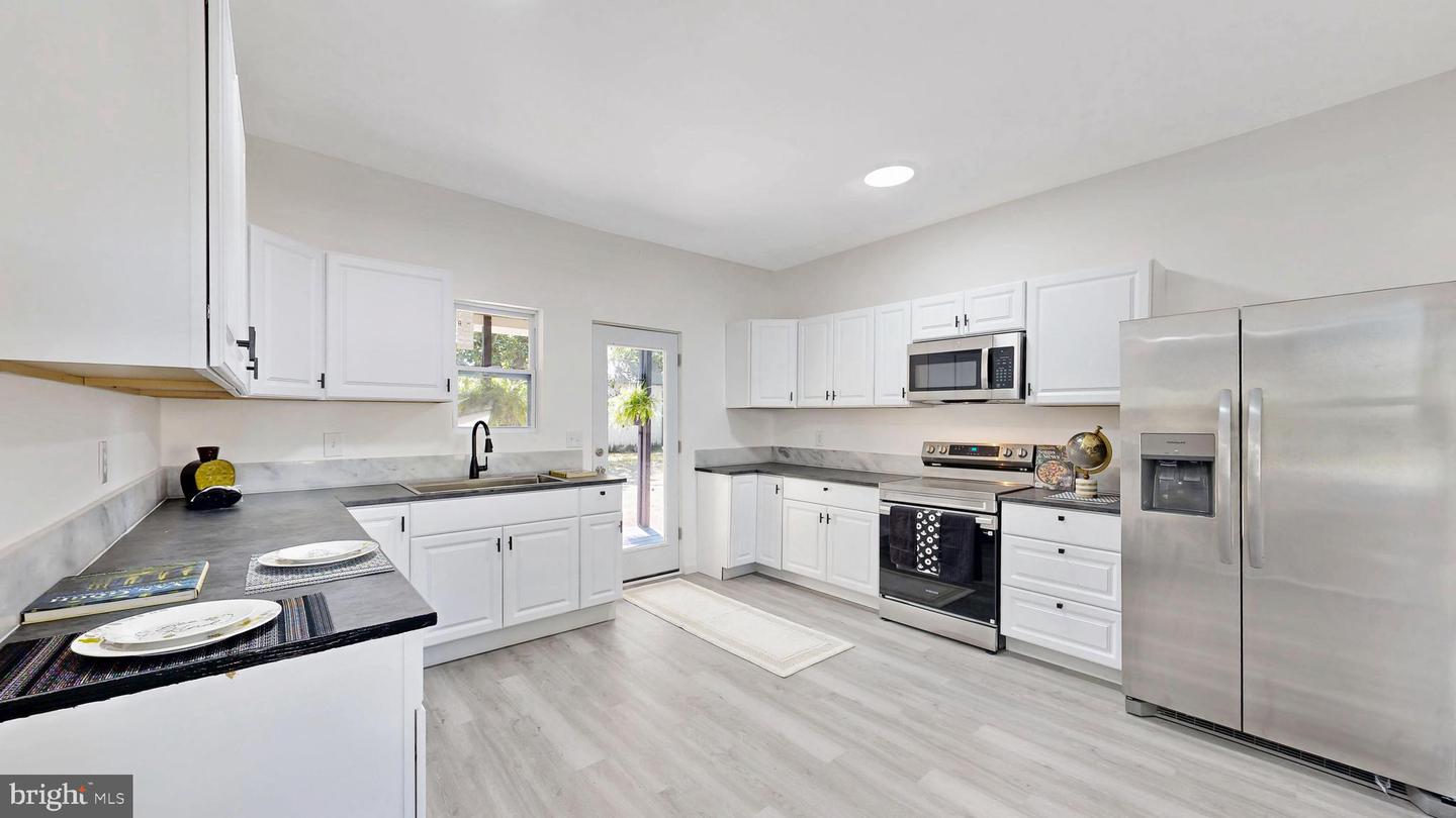 14 E Sewell St Property Photo 1