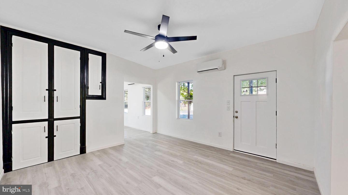 14 E Sewell St Property Photo 19