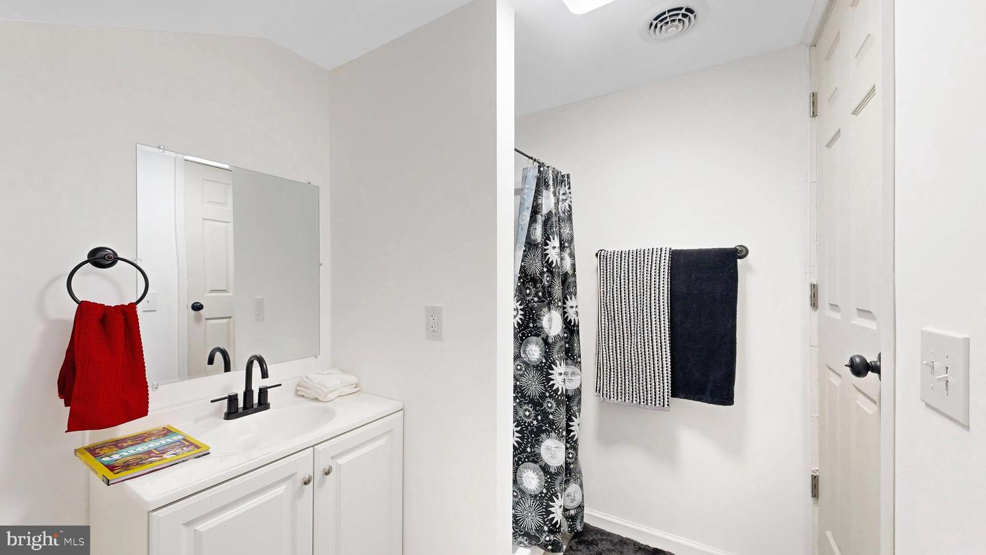 14 E Sewell St Property Photo 34