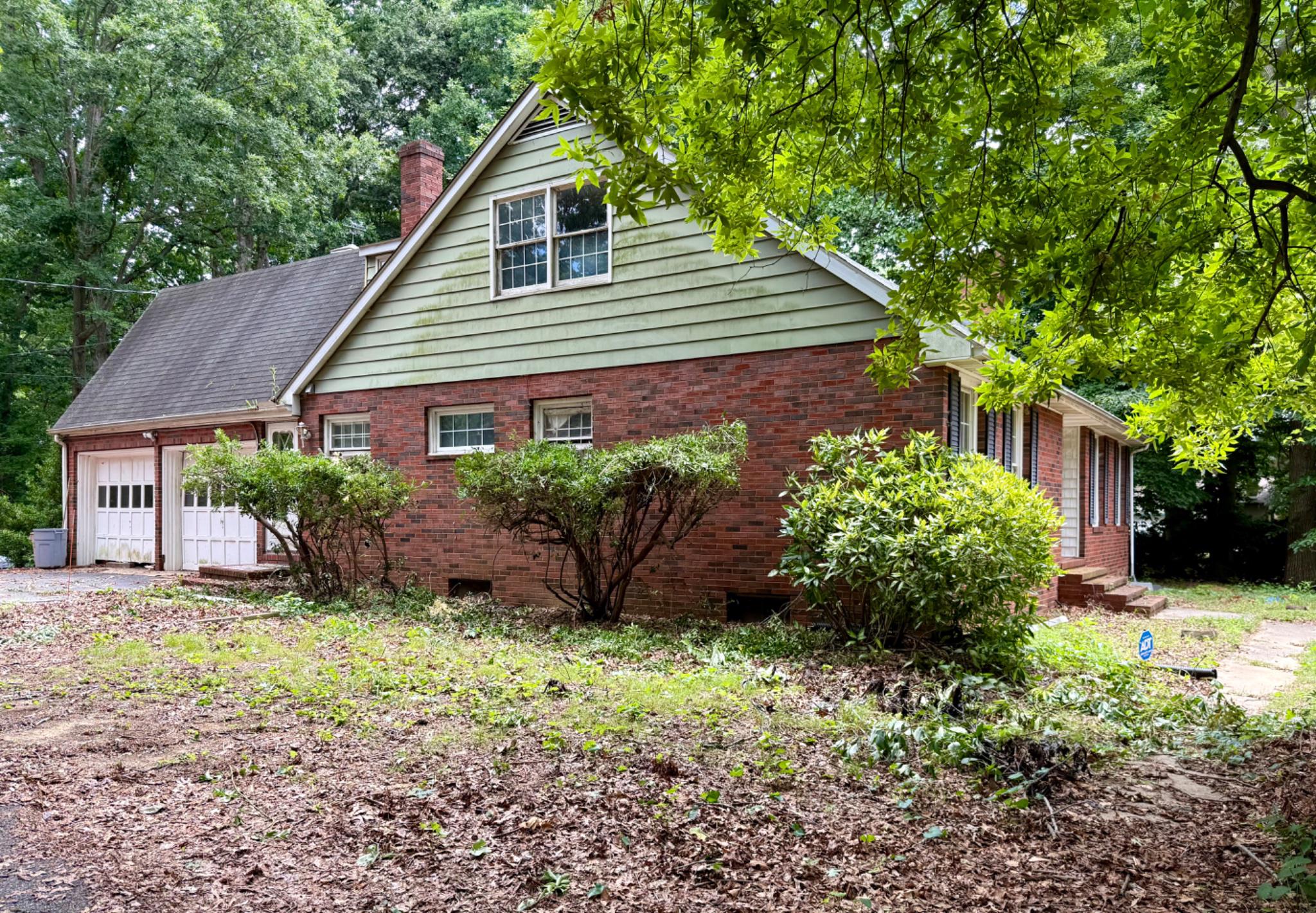 801 Hickory Ln Property Photo 1