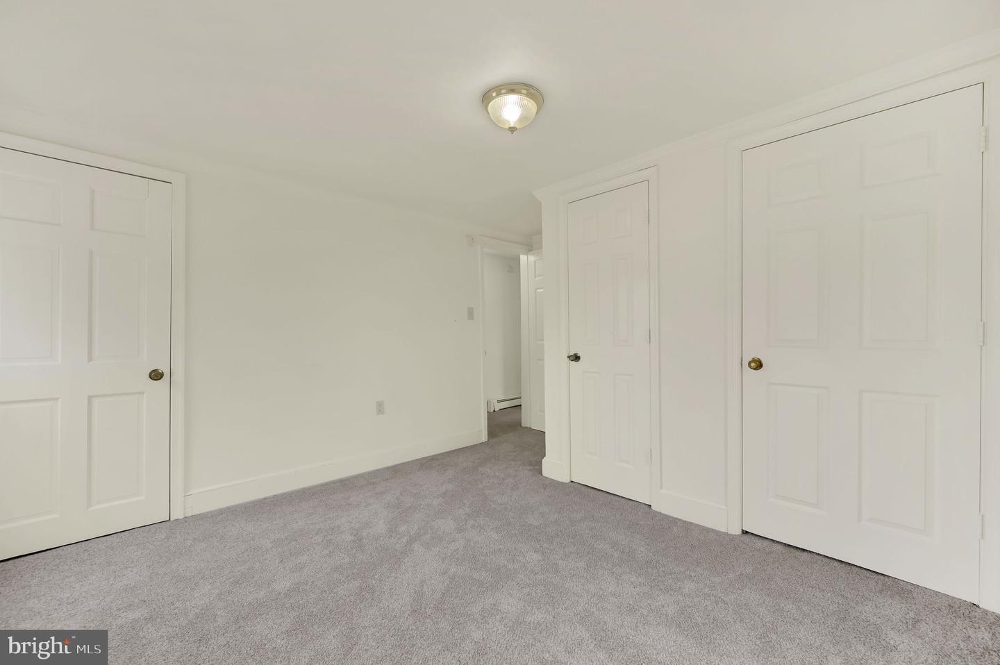 149 N Queen St Property Photo 9