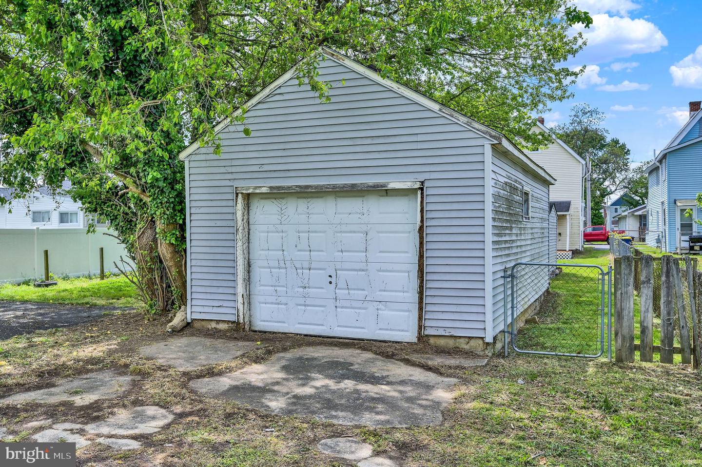 149 N Queen St Property Photo 14