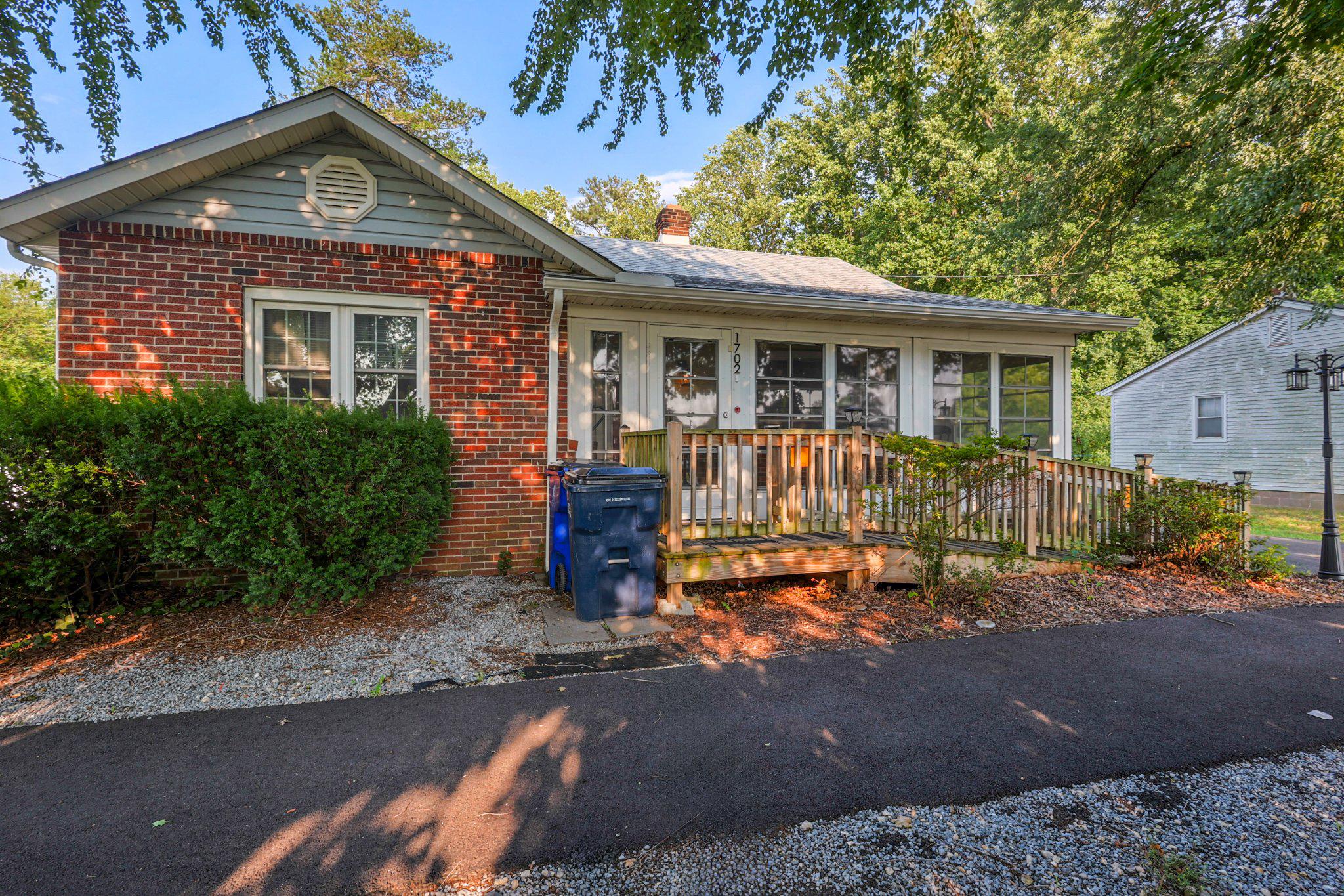 1702 UPPER KING RD