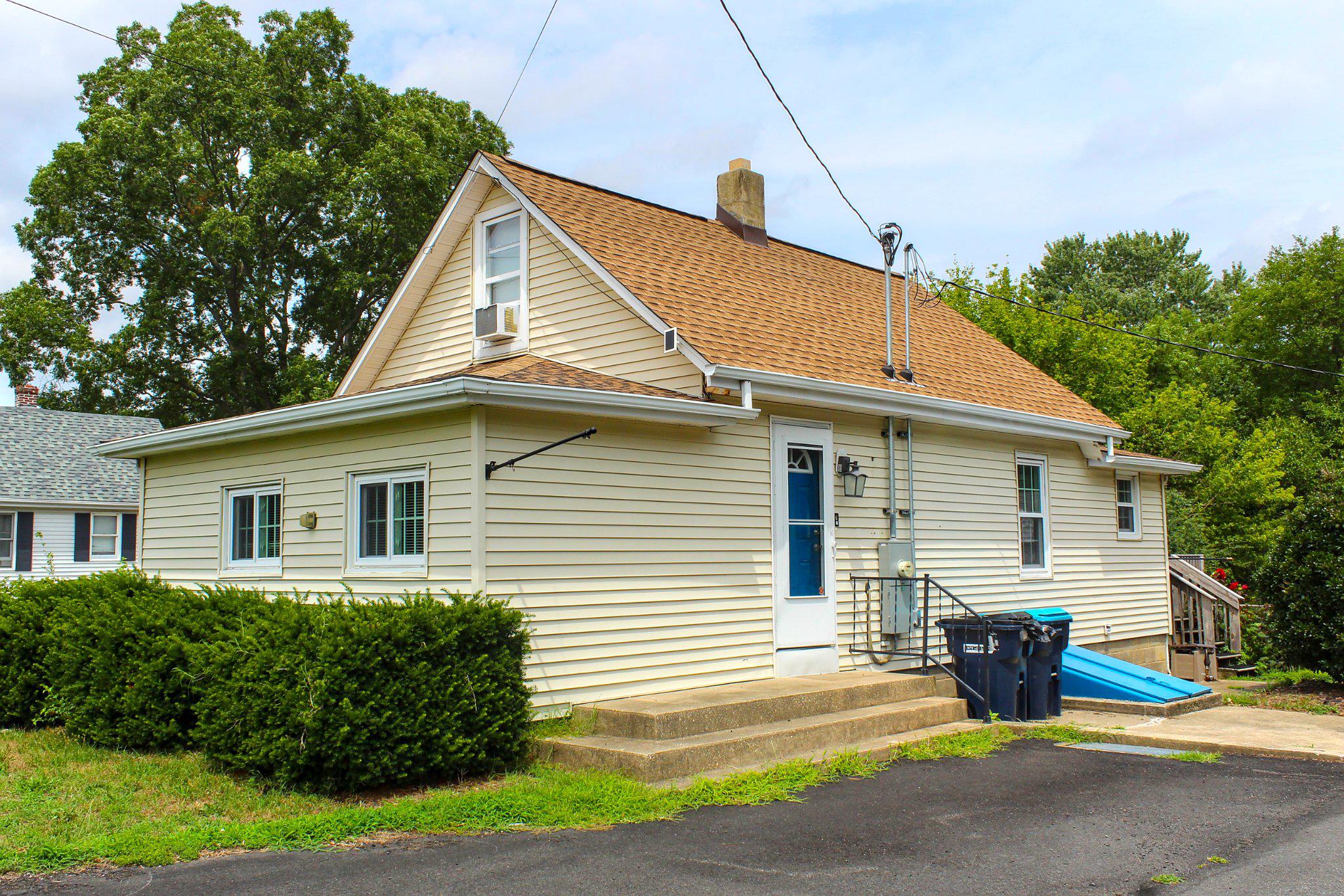 1722 Upper King Rd Property Photo 2