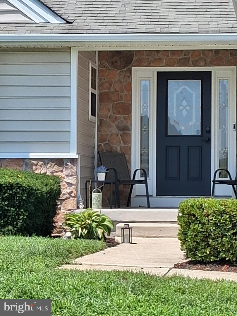 210 S Landing Dr Property Photo 4