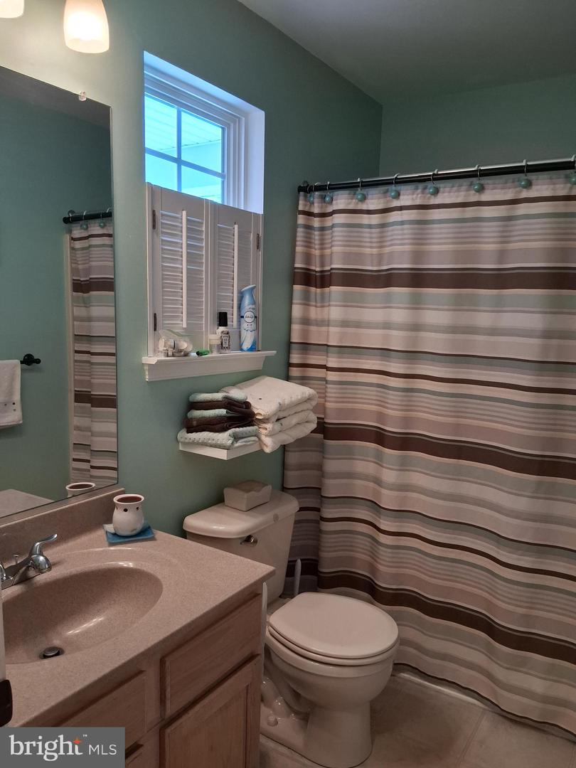 210 S Landing Dr Property Photo 28