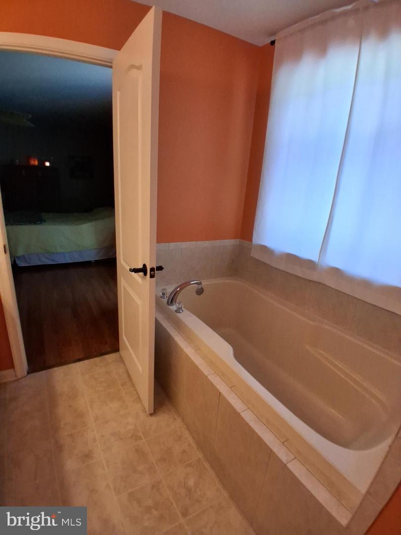 210 S Landing Dr Property Photo 31