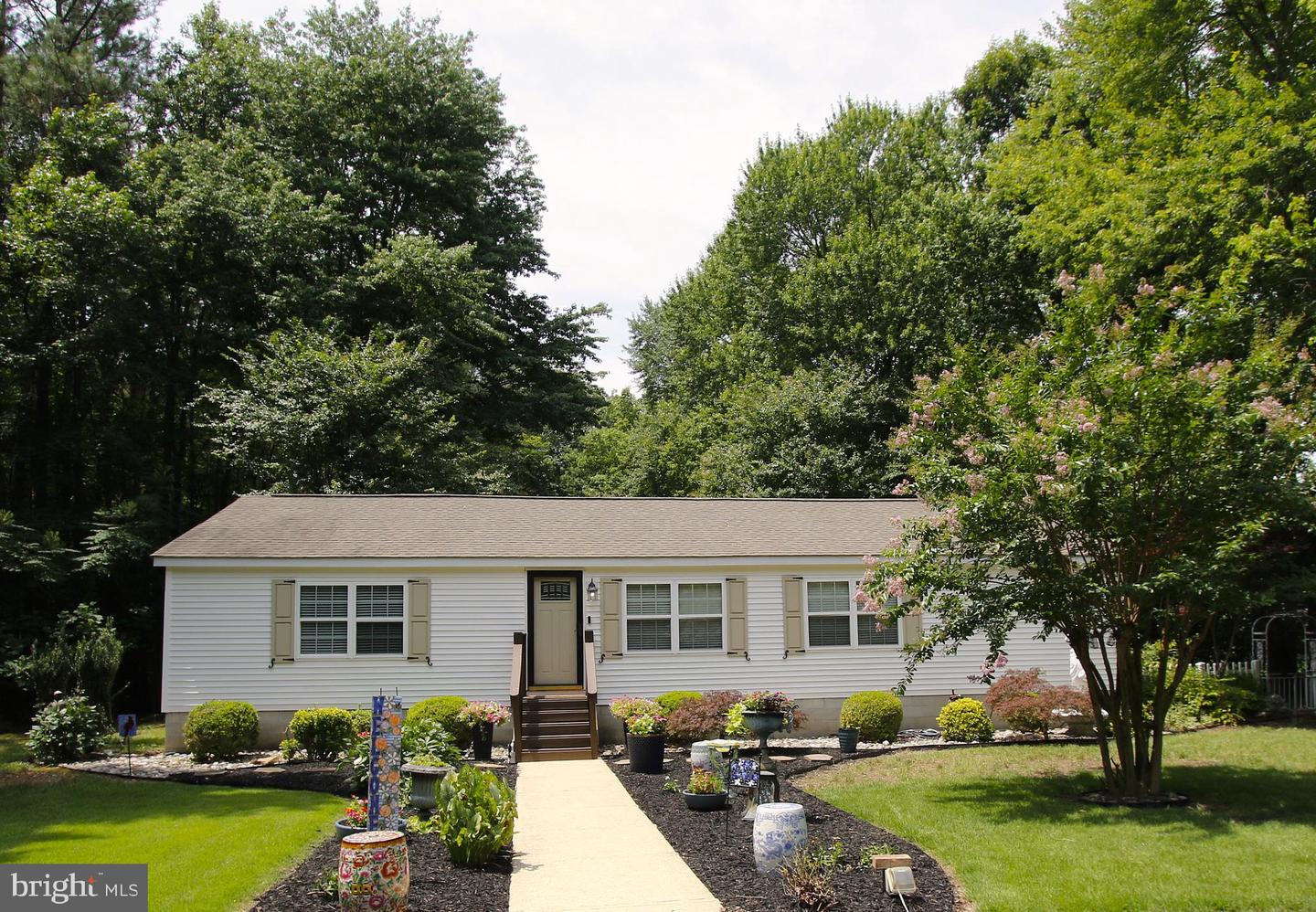 2545 HUNTING QUARTER RD Property Photo 1