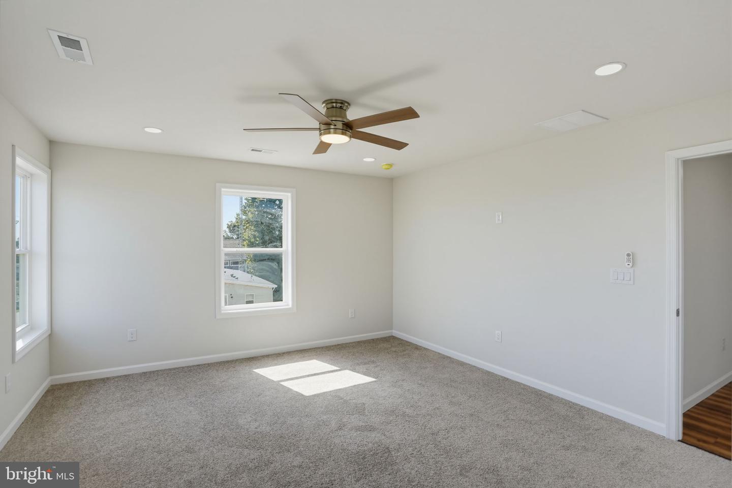 49 Williams Ave Property Photo 43