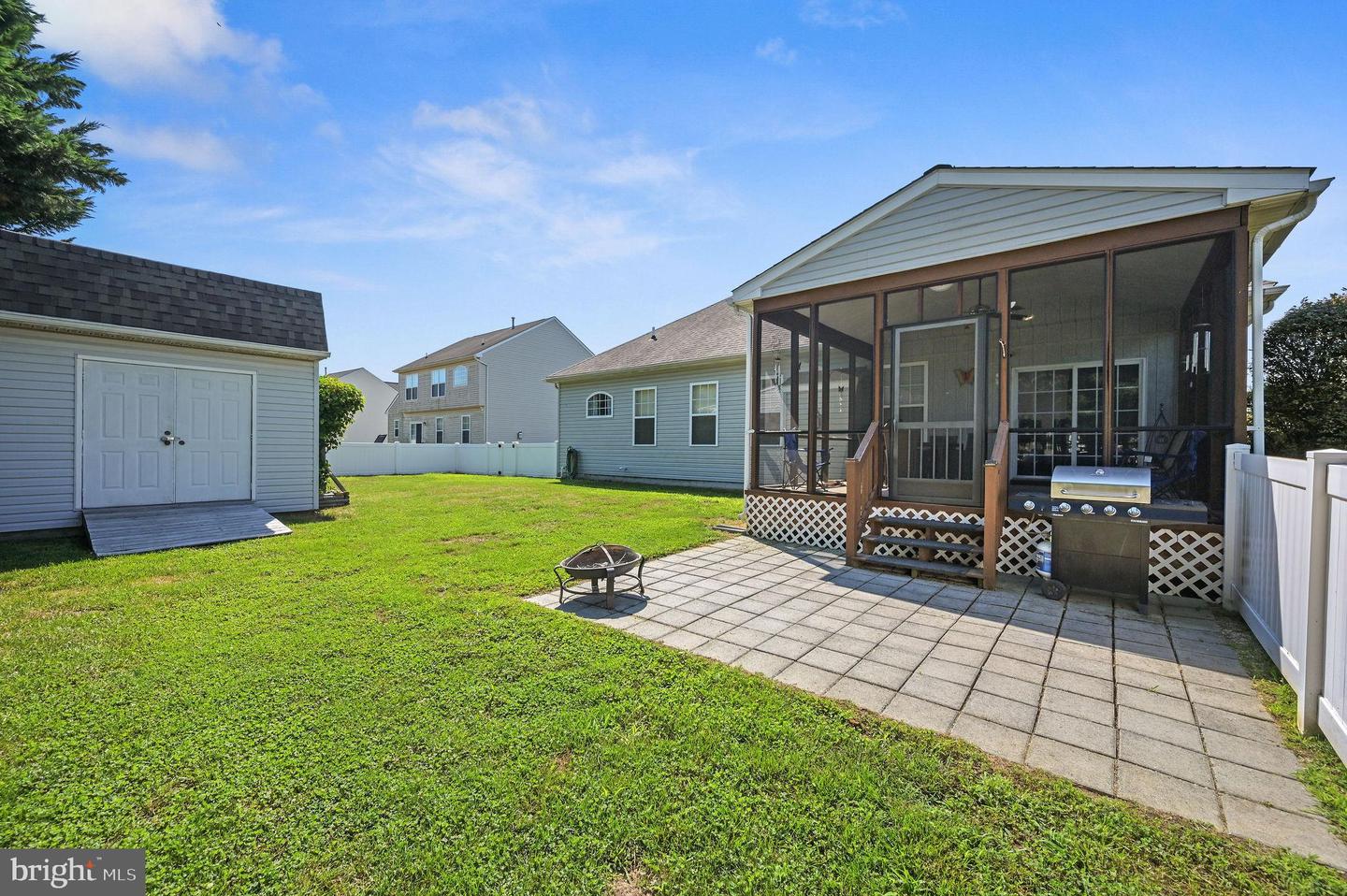 184 Carrington Dr Property Photo 2