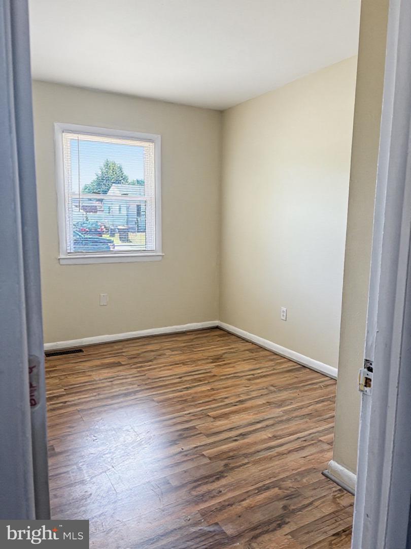 847 Lincoln St Property Photo 4