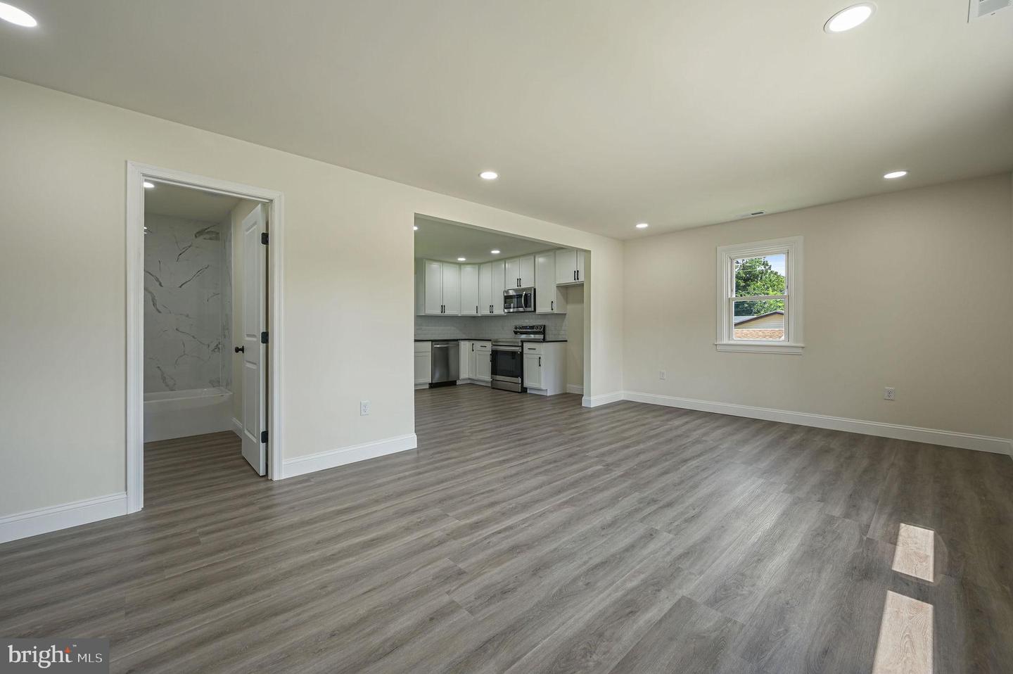 201 Thomas St Property Photo 4