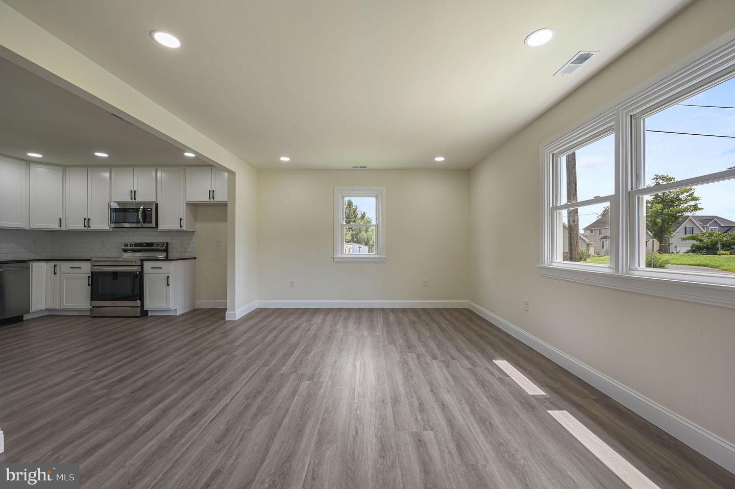 201 Thomas St Property Photo 5