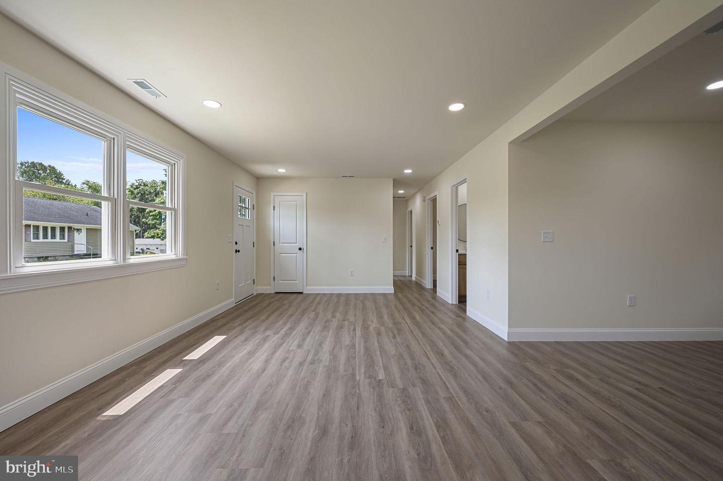 201 Thomas St Property Photo 8