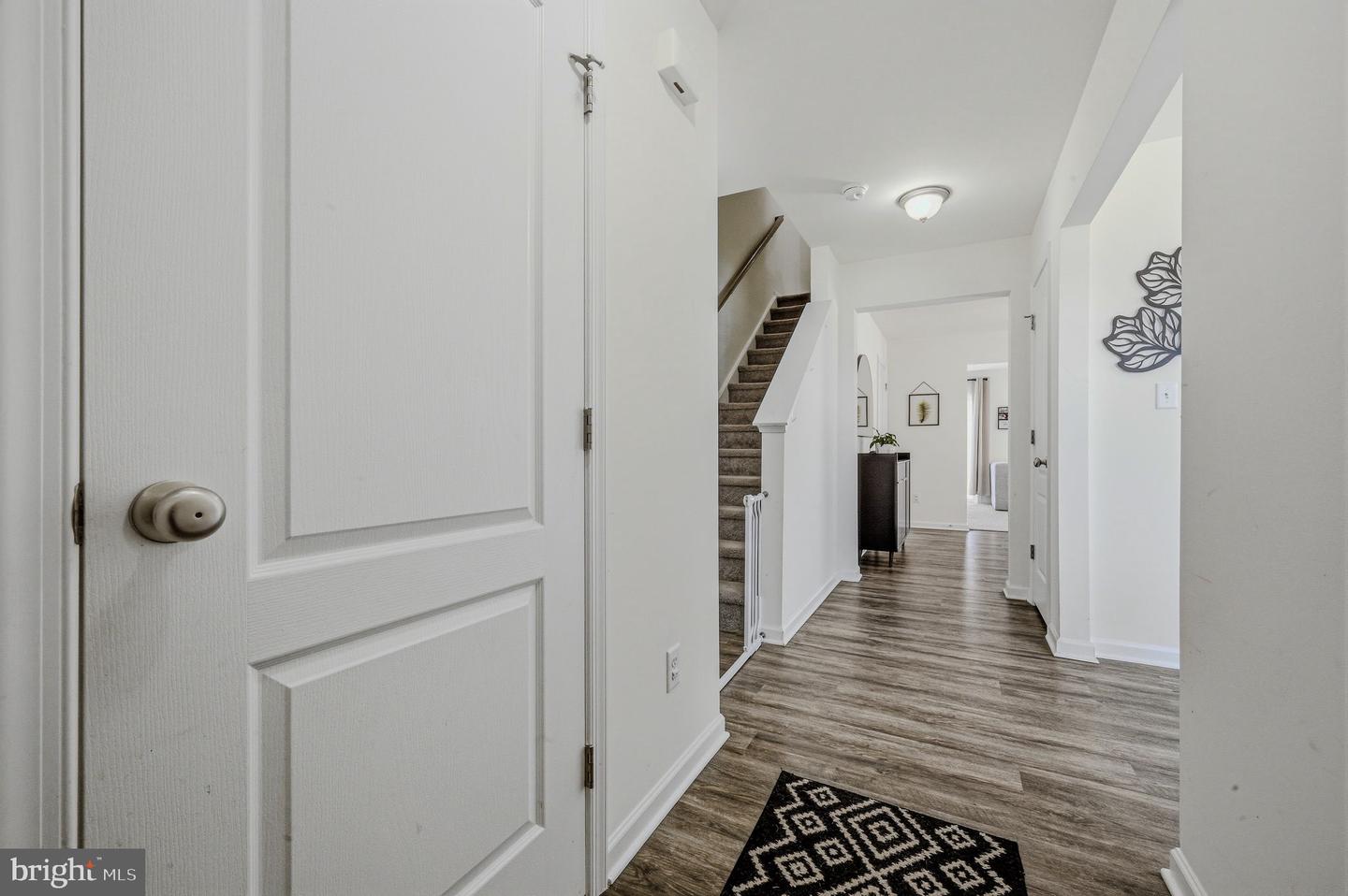 36 Cotswood Ct Property Photo 5