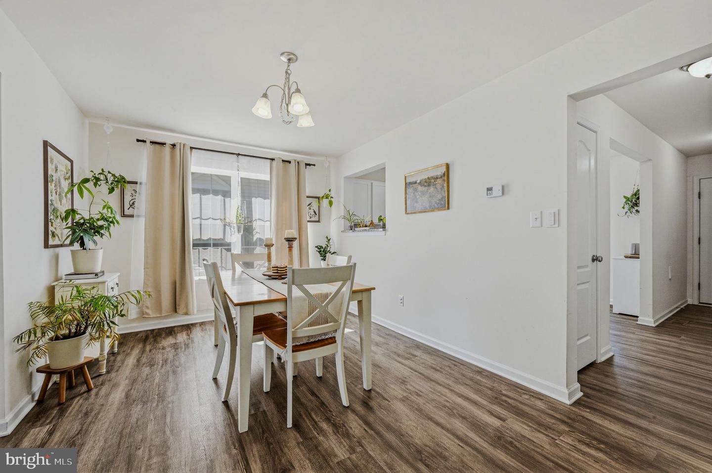 36 Cotswood Ct Property Photo 11