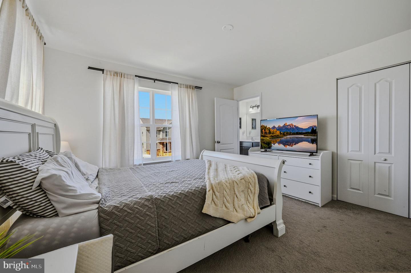 36 Cotswood Ct Property Photo 28