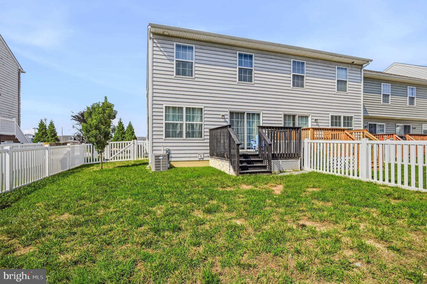 36 Cotswood Ct Property Photo 33