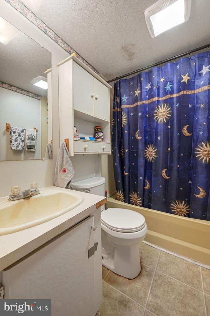 411 Balsam Dr #411 Property Photo 11