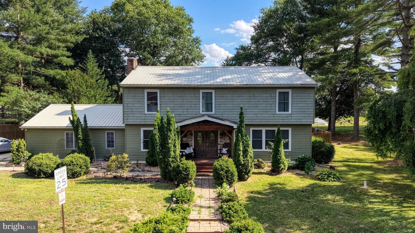 100 Brookfield Dr Property Photo 1