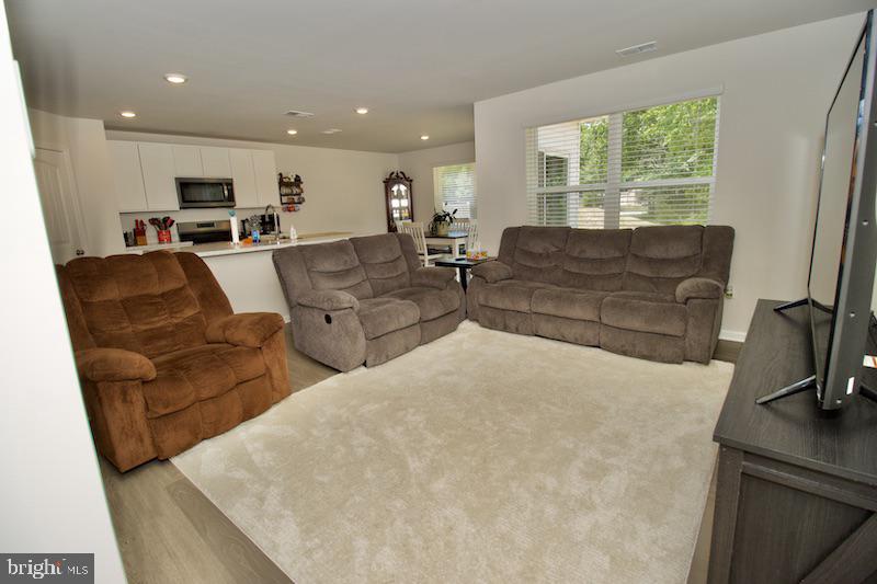 760 Currant Cir Property Photo 3