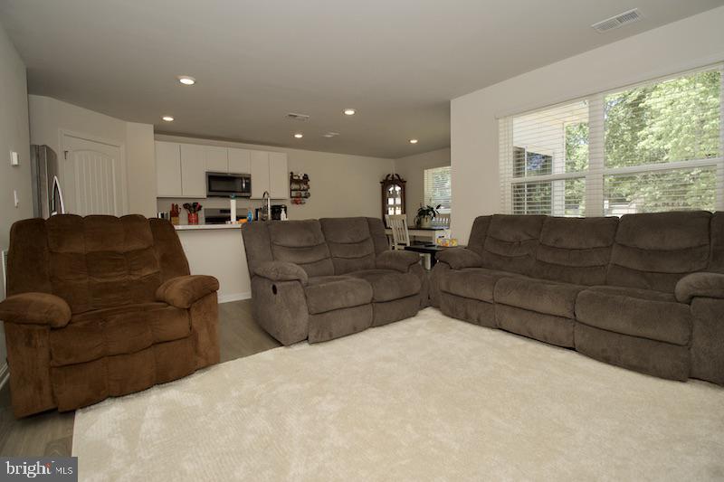 760 Currant Cir Property Photo 4