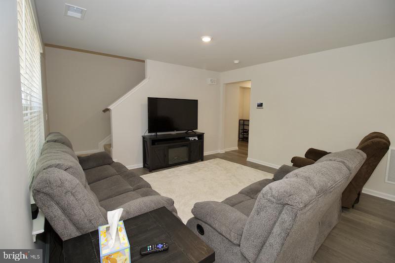 760 Currant Cir Property Photo 6