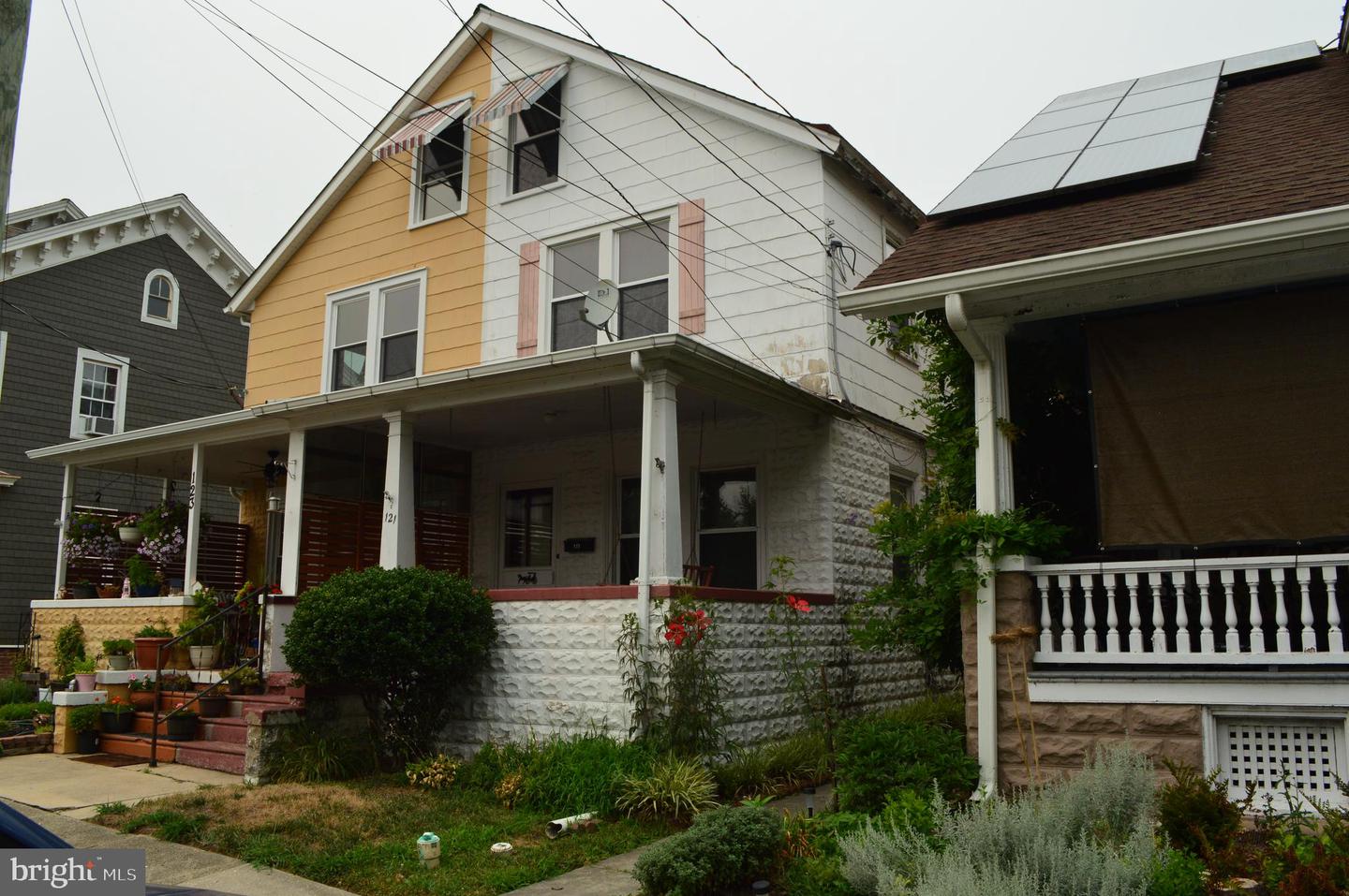 121 Broad St Property Photo 1
