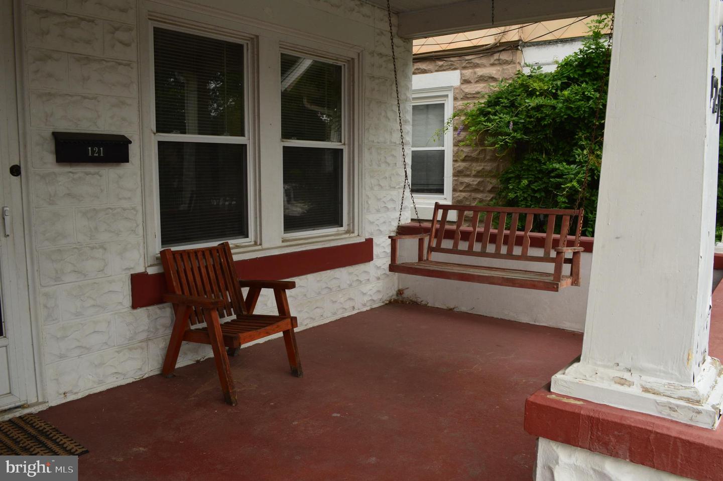 121 Broad St Property Photo 3