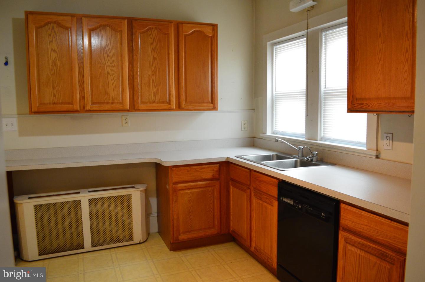 121 Broad St Property Photo 6