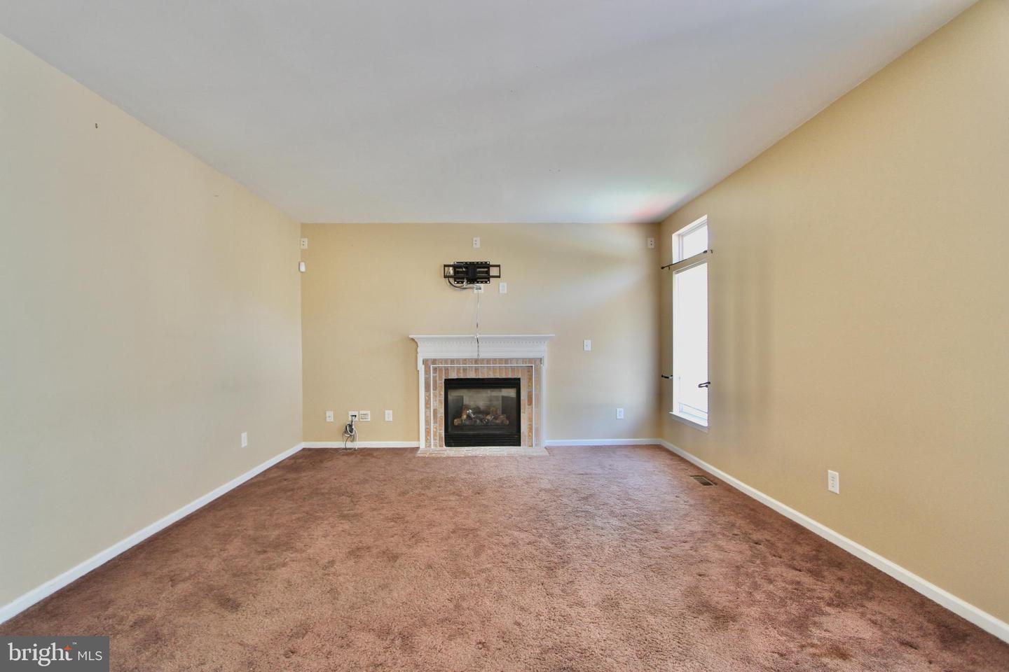 96 Southall Ct Property Photo 3