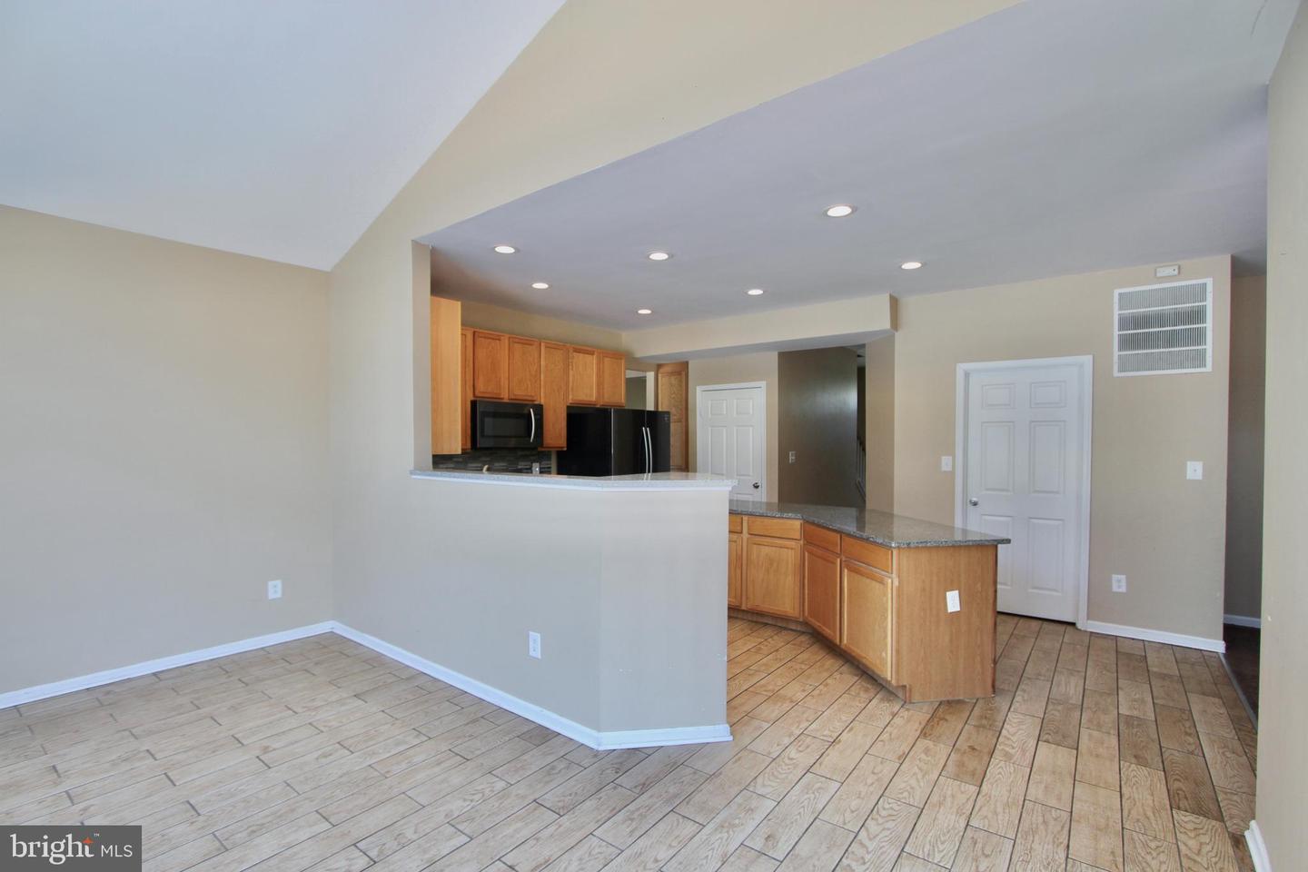 96 Southall Ct Property Photo 4