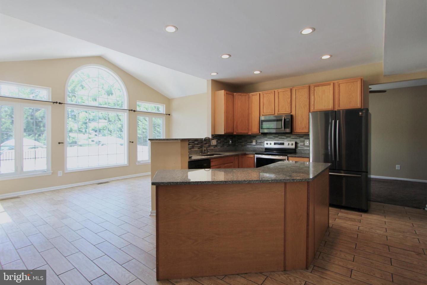 96 Southall Ct Property Photo 6