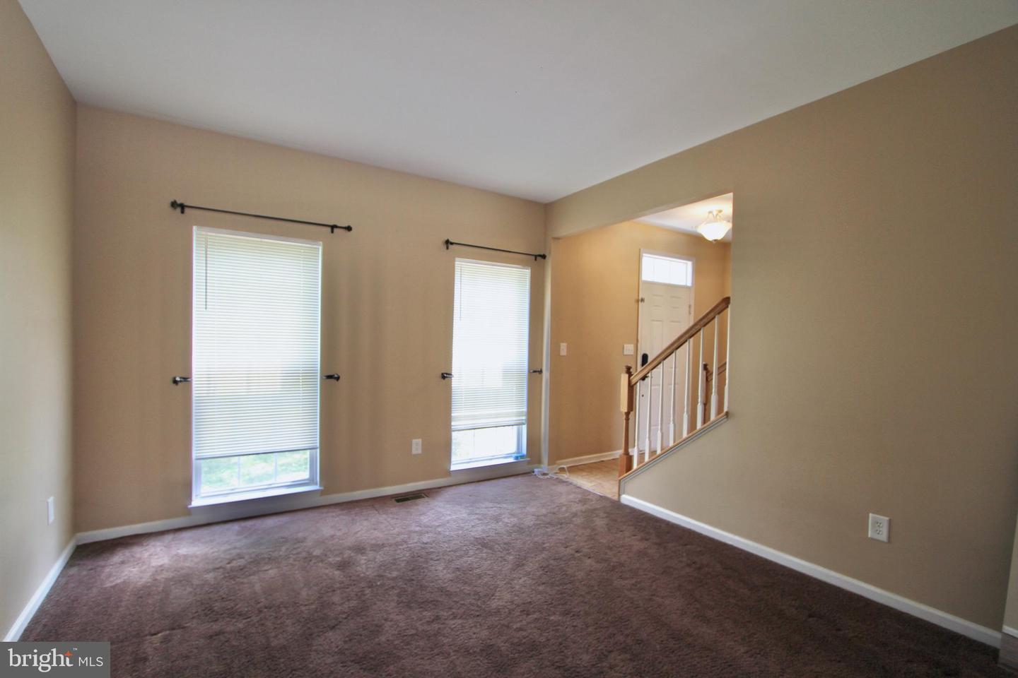 96 Southall Ct Property Photo 8