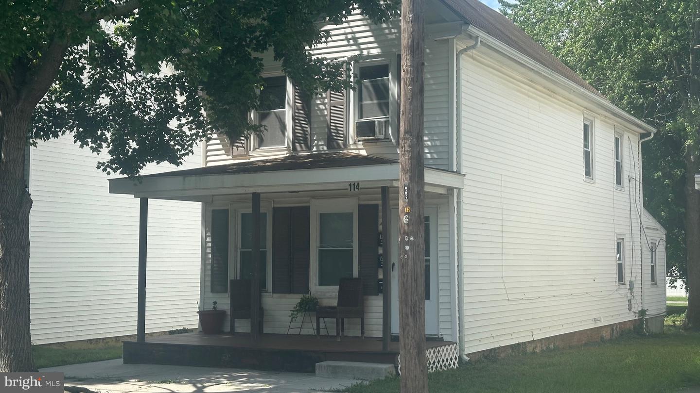 114 N NEW ST Property Photo 1
