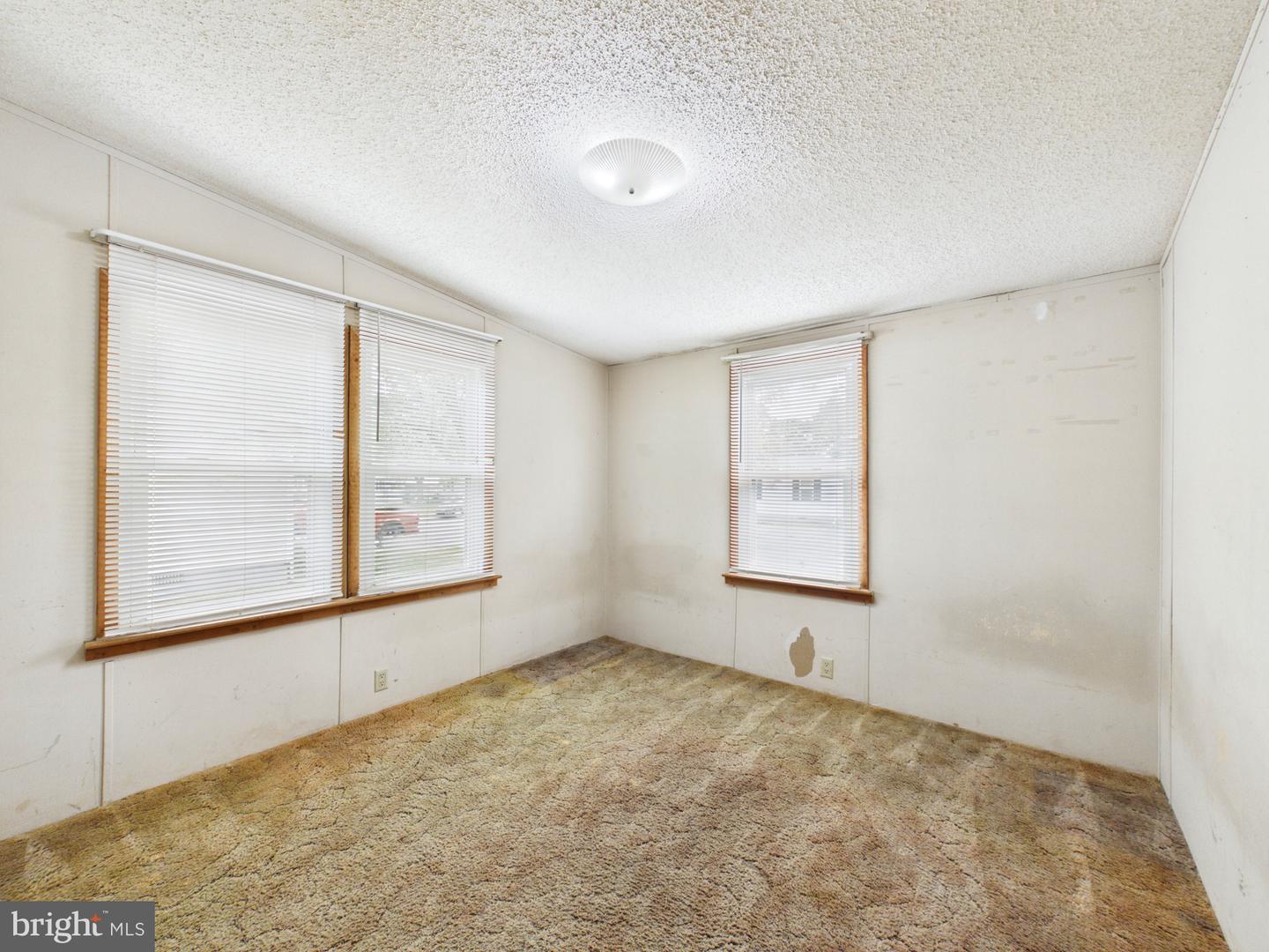 136 Gordon Pl Property Photo 16