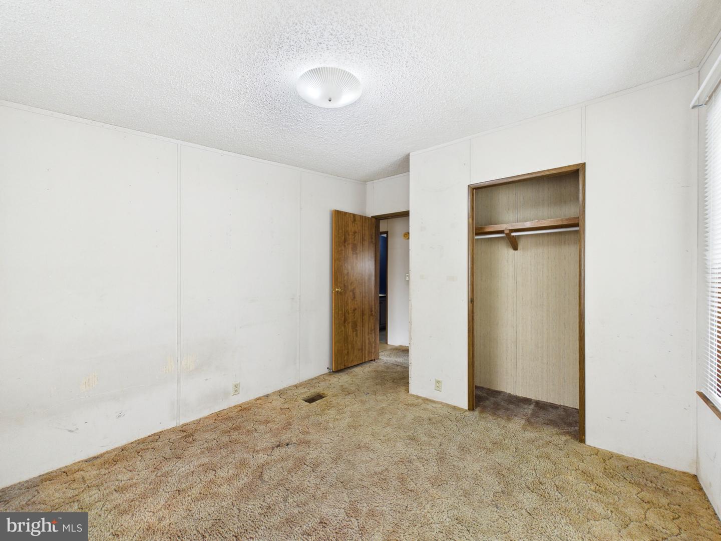 136 Gordon Pl Property Photo 18