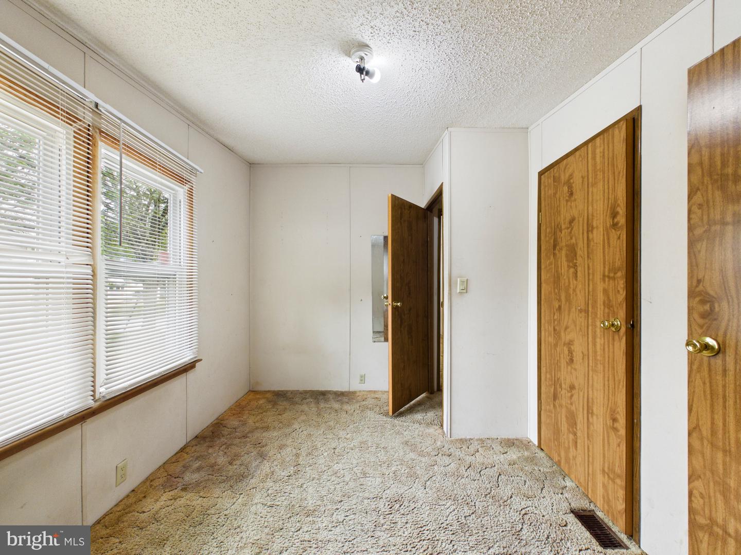 136 Gordon Pl Property Photo 20