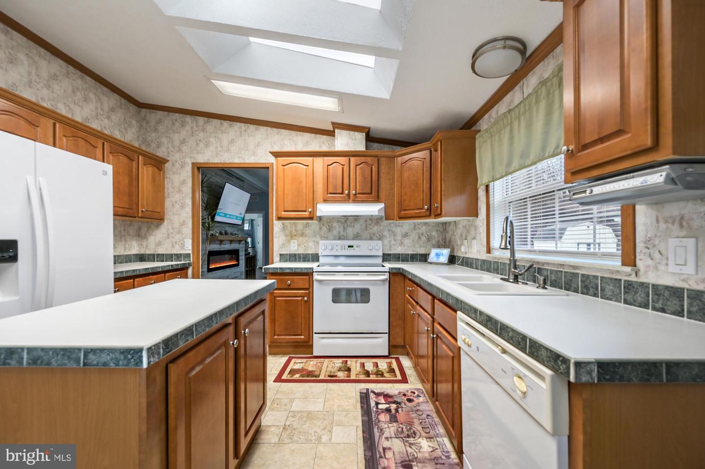646 Fox Pointe Dr #71 Property Photo 10