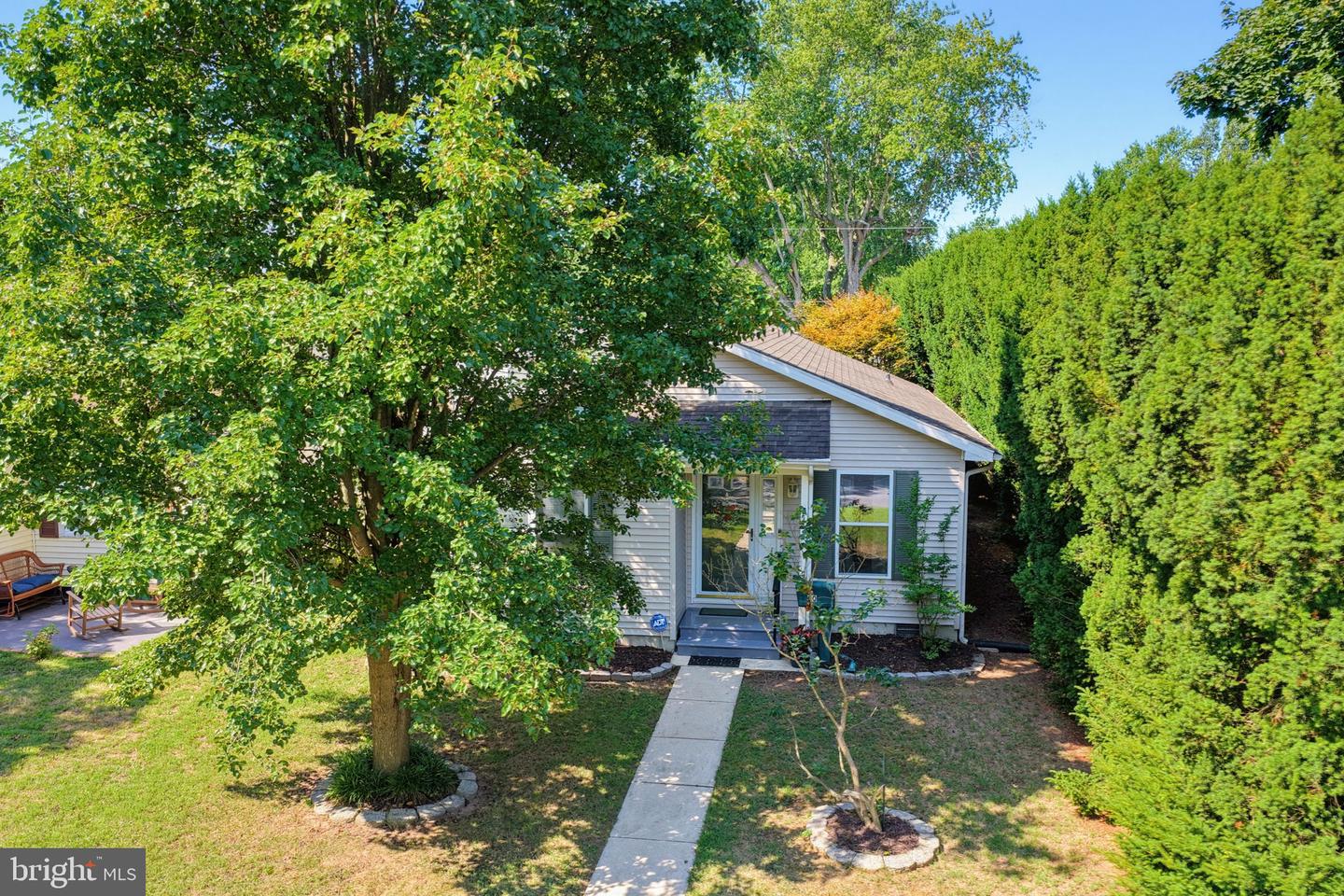 50 N Halsey Rd Property Photo 2