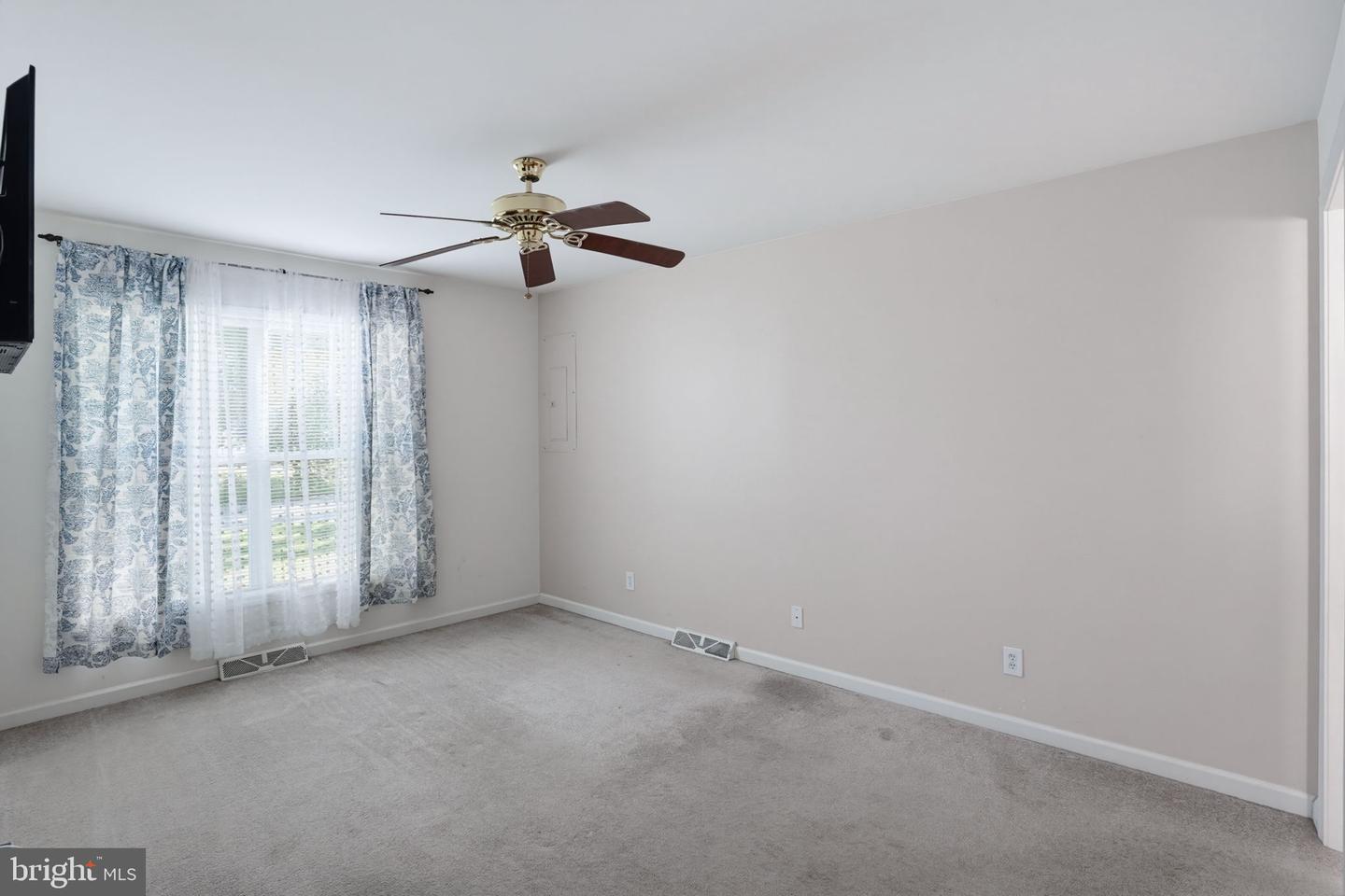 50 N Halsey Rd Property Photo 28