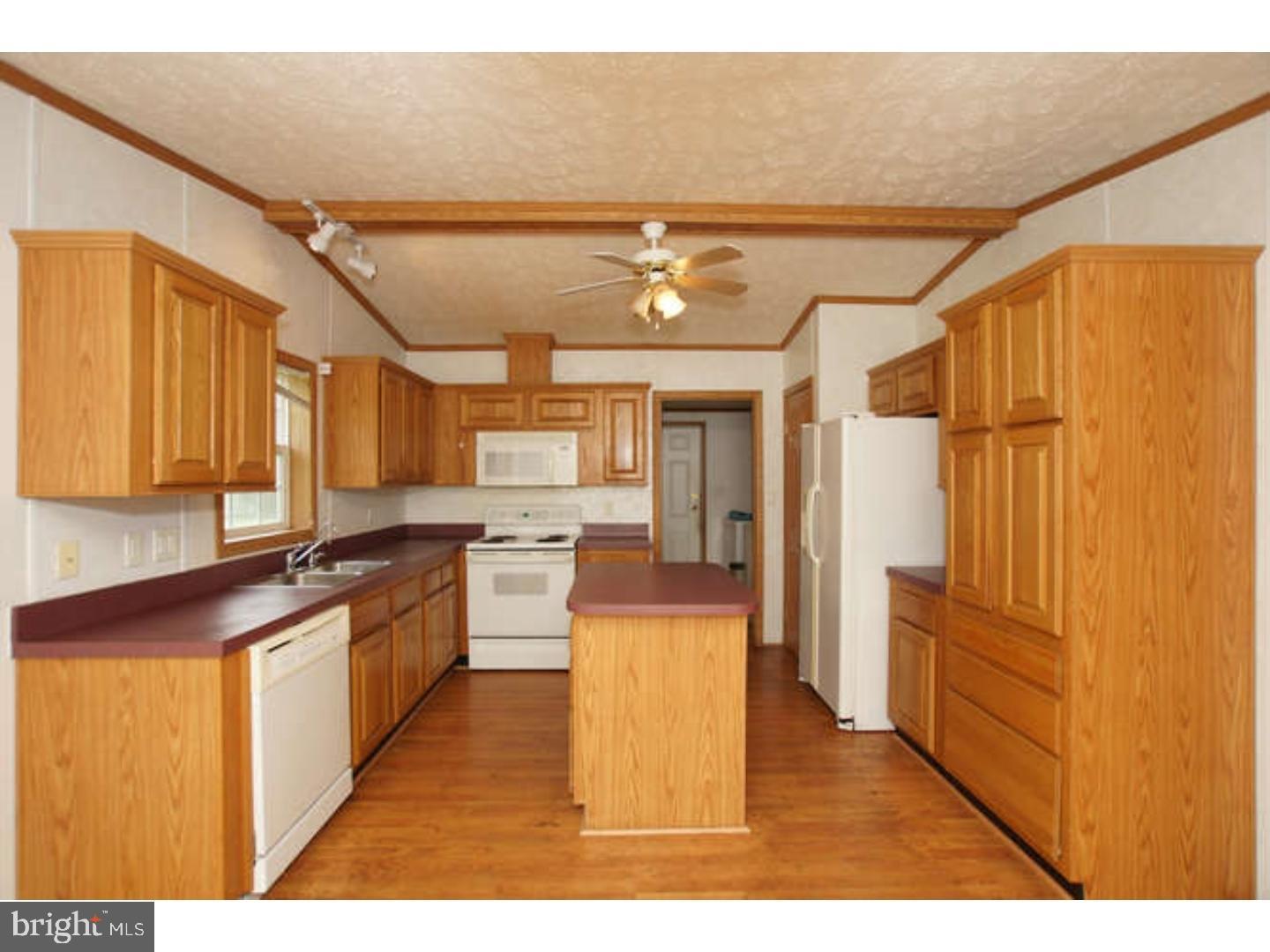 450 Saddlebrook Dr Property Photo 4