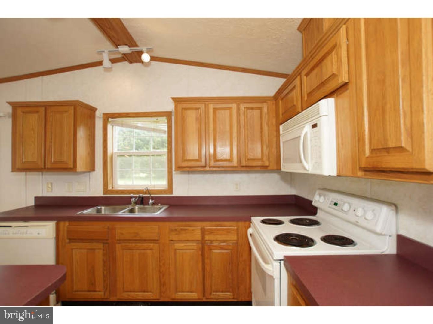 450 Saddlebrook Dr Property Photo 5