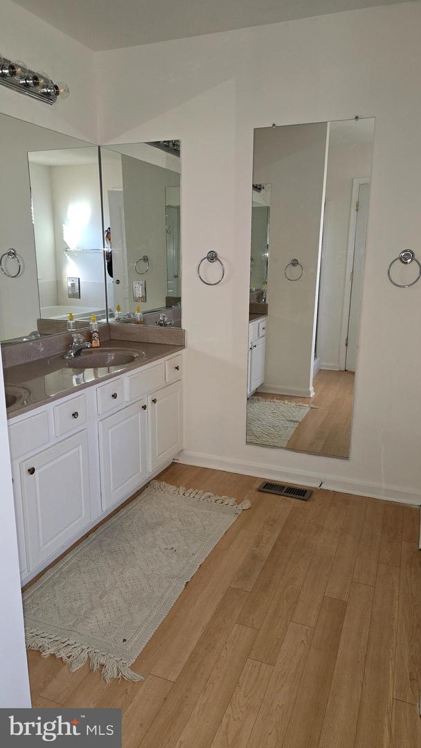 256 S Landing Dr Property Photo 24