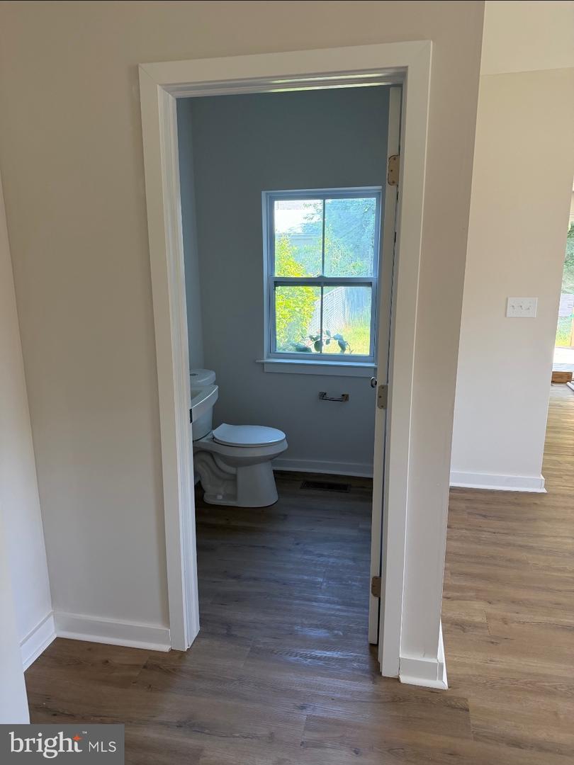 121 W Mount Vernon St Property Photo 10