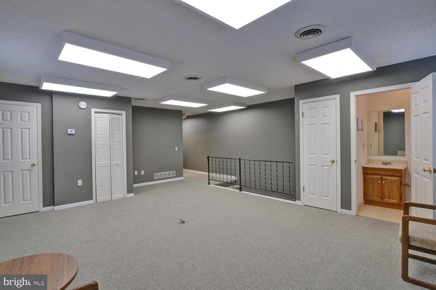 371 W NORTH ST #UNIT B Property Photo 1