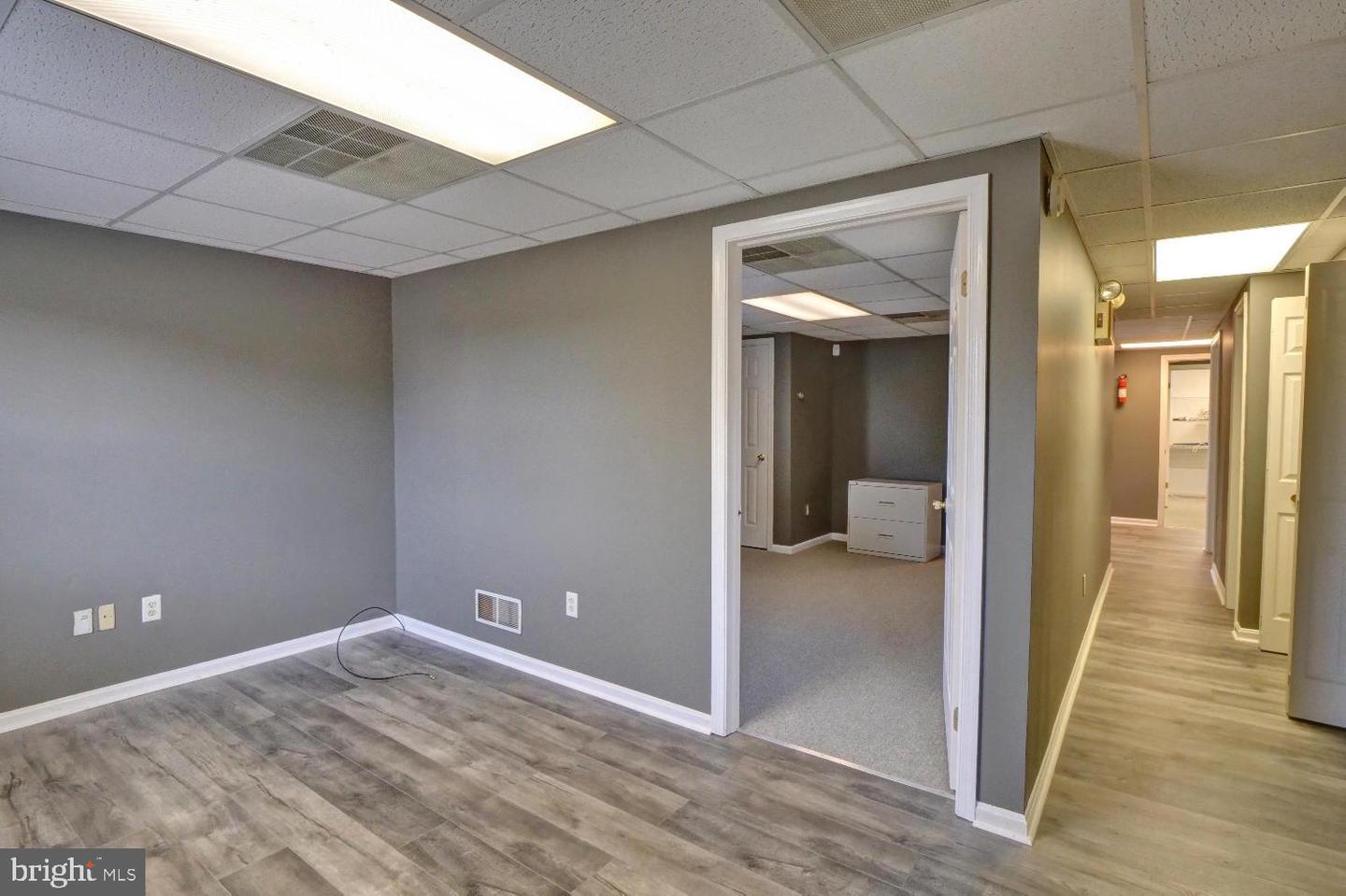 371 W North St #unit B Property Photo 2